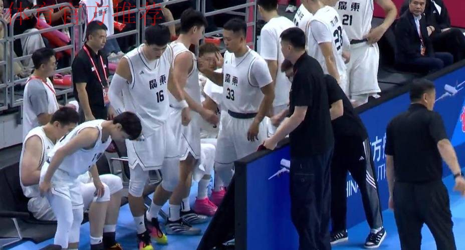 萨姆纳+萨林杰+奎因!广东男篮首战山西,杜锋祭出“复仇者联盟” 萨姆纳+萨林杰+奎因!广东男篮首战山西,杜锋祭出“复仇者联盟”